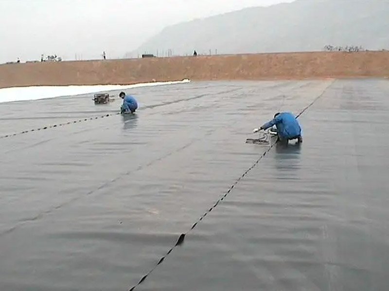 How to Install Geomembrane Liner for Water Containment